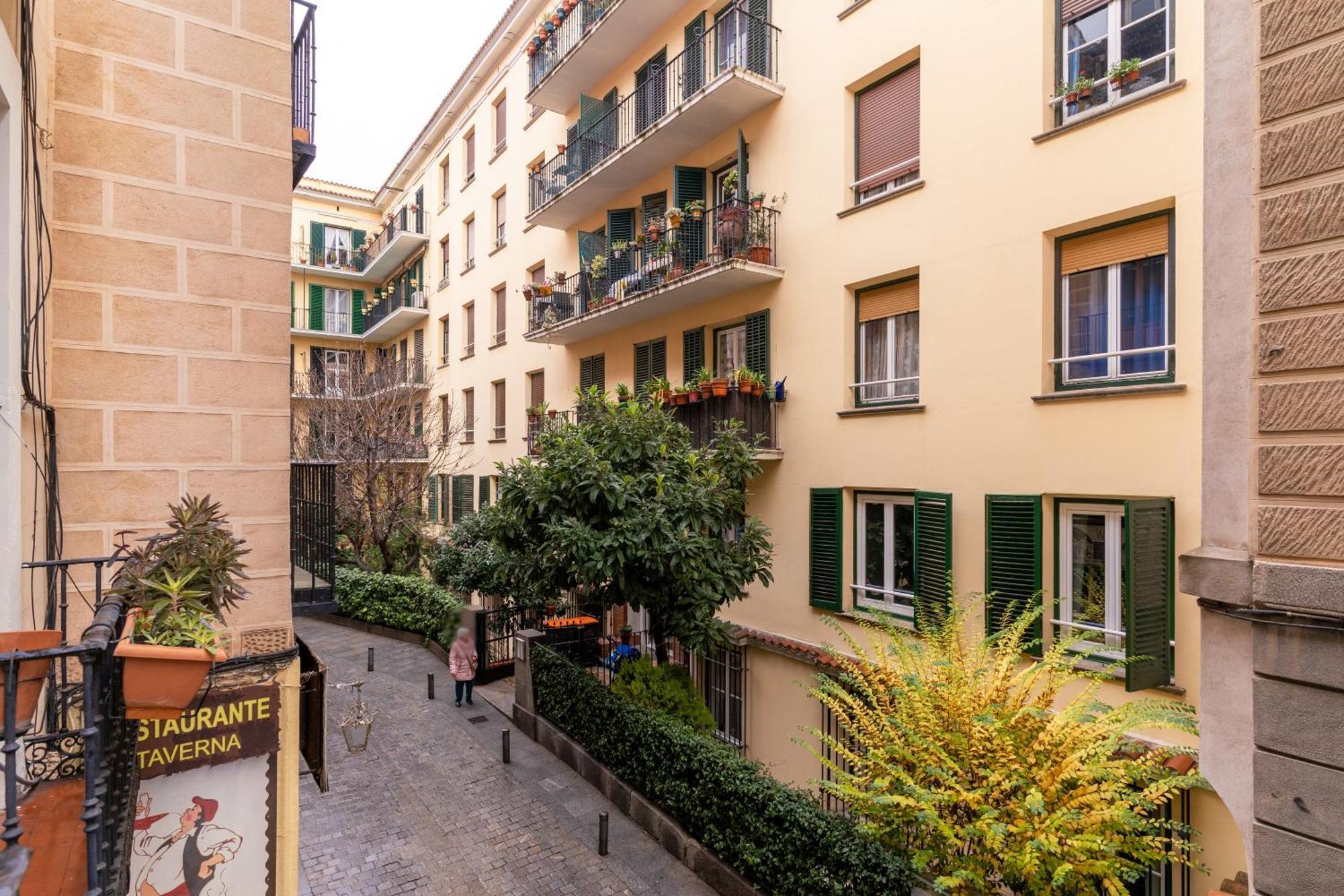 Spacious Modern-3Bedrooms 2Bathrooms-Plaza Mayor Madrid Bagian luar foto