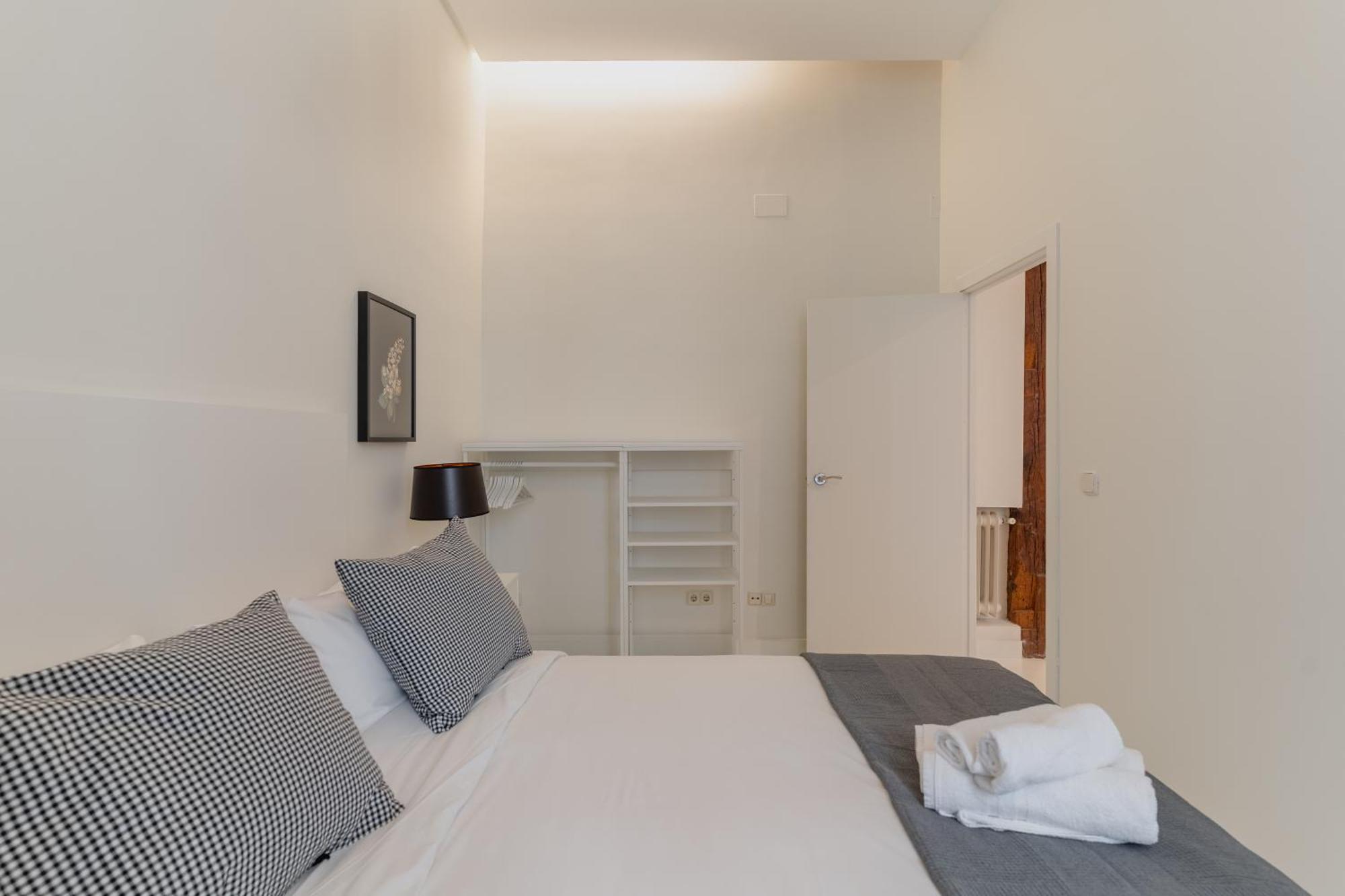 Spacious Modern-3Bedrooms 2Bathrooms-Plaza Mayor Madrid Bagian luar foto