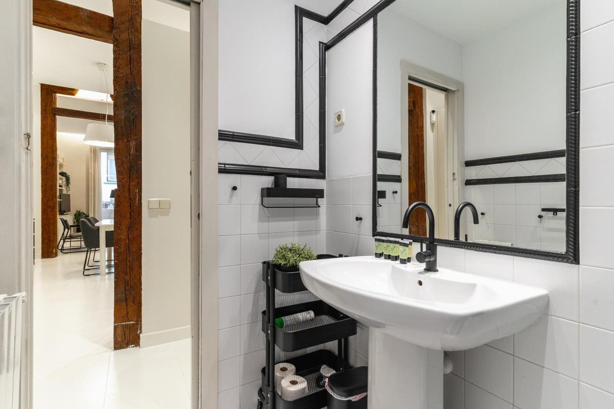Spacious Modern-3Bedrooms 2Bathrooms-Plaza Mayor Madrid Bagian luar foto