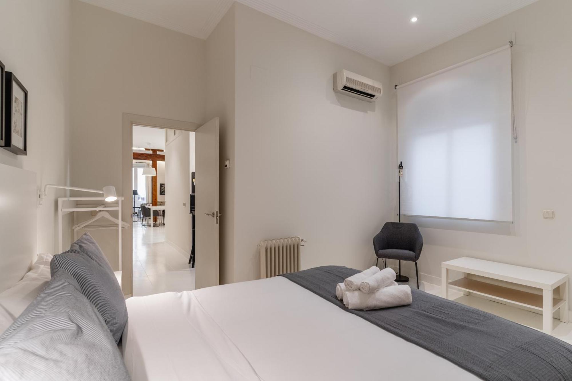 Spacious Modern-3Bedrooms 2Bathrooms-Plaza Mayor Madrid Bagian luar foto